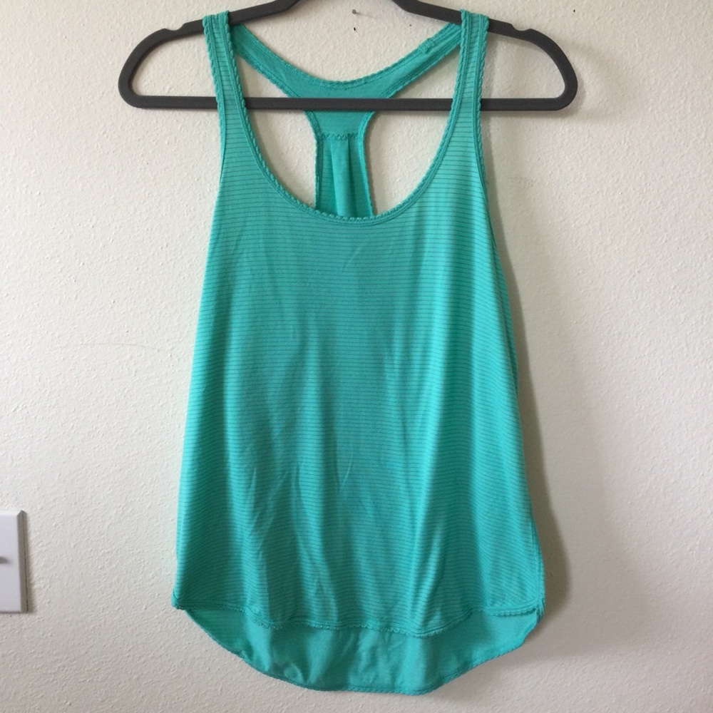 Lululemon scalloped hem tank